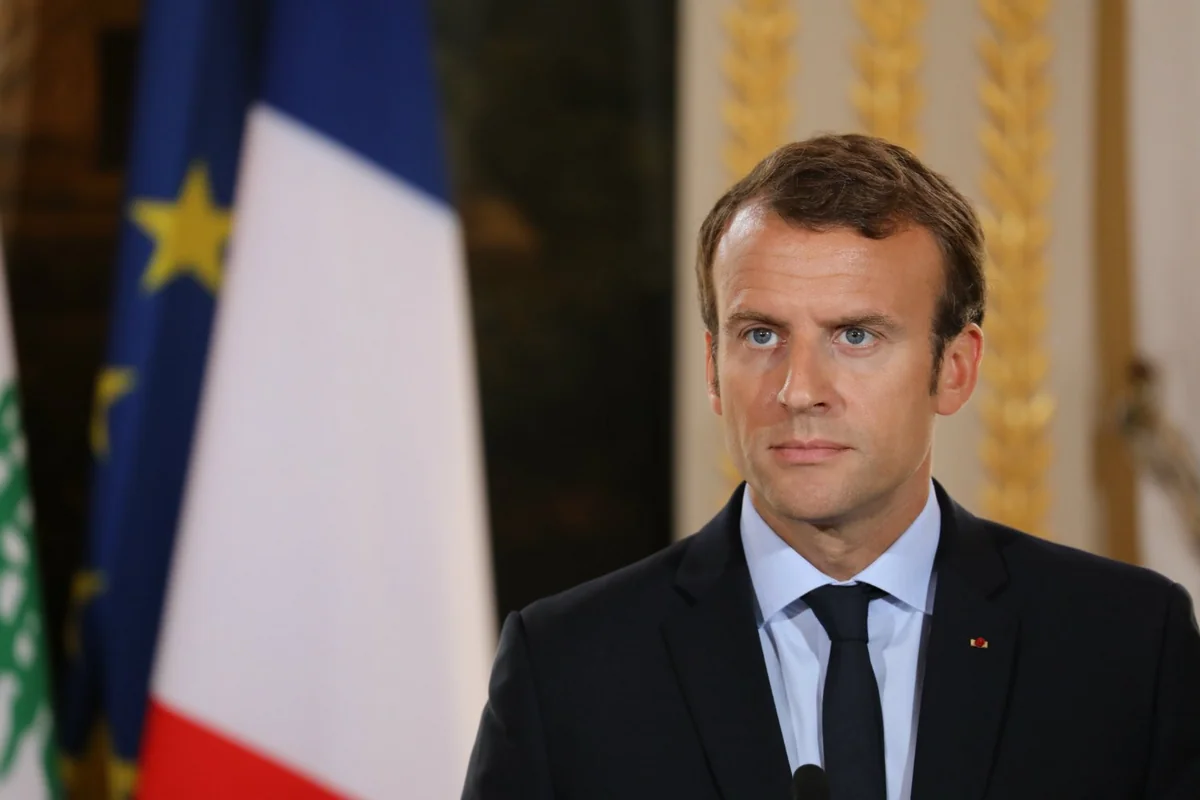 Macron calls Putin's demands on Ukraine unacceptable 
