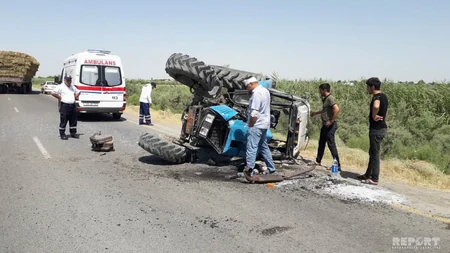 Kürdəmirdə traktor aşıb, sürücü xəsarət alıb - FOTO