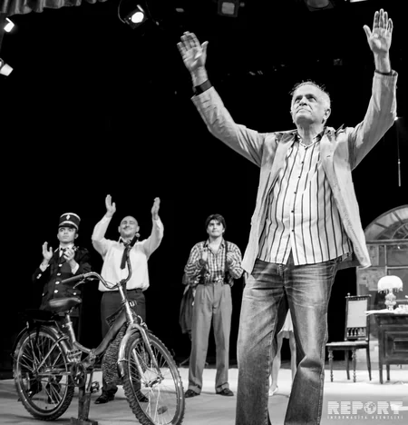 Fuad Poladovun “Azdrama”da sonuncu çıxışı - XATİRƏ FOTOREPORTAJI