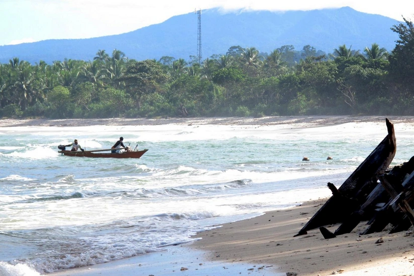 6 magnitude earthquake rocks Philippines