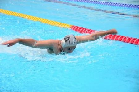 Su İdmanı Sarayında akvatlon yarışı keçirilib