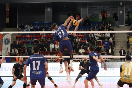 Kişi voleybolçulardan ibarət Azərreyl komandası ölkə çempionu olub