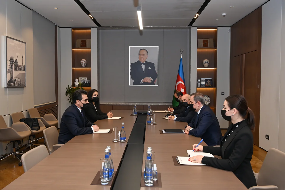 Ceyhun Bayramov Kolumbiya səfiri ilə görüşüb