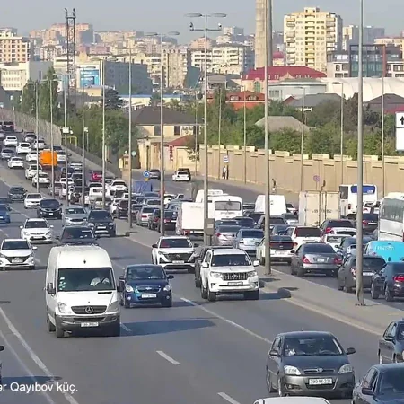 Bakının bir sıra yollarında tıxac yaranıb