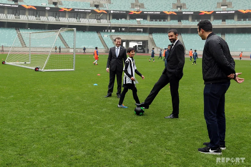 Robert Pires watches festival at Baku Olympic Stadium