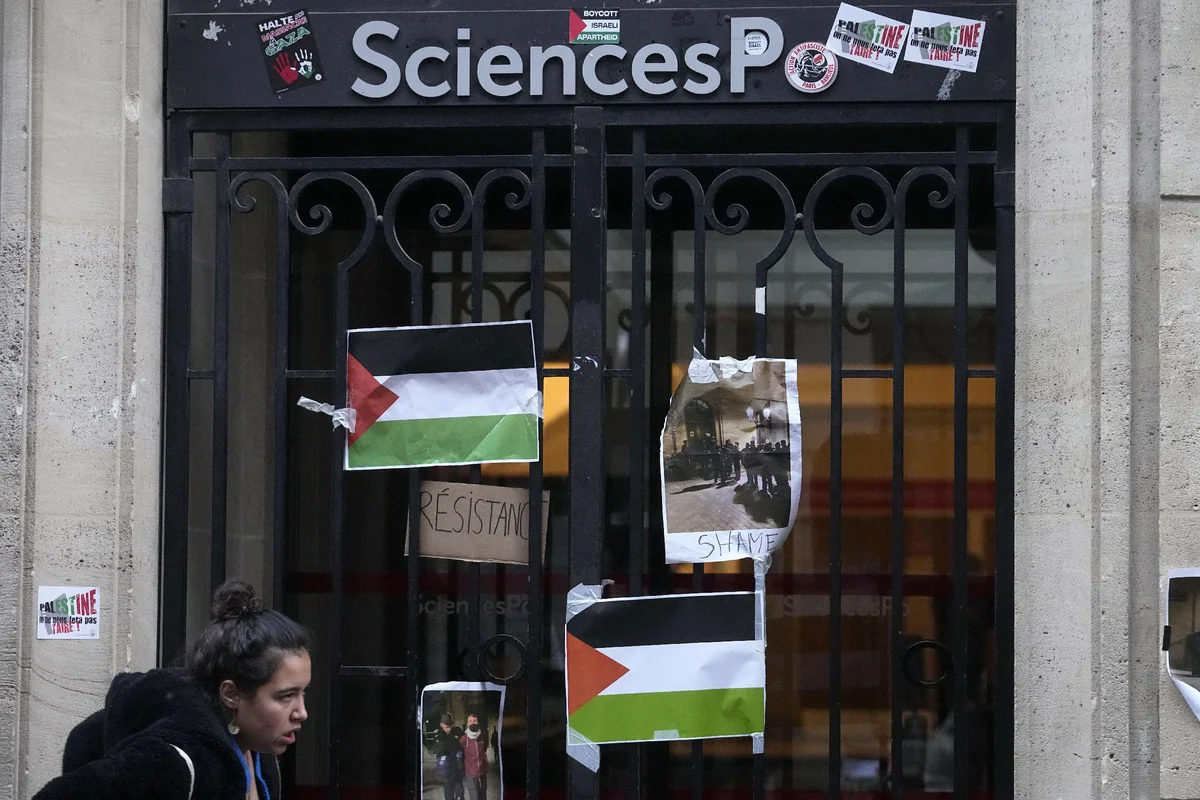 Paris Sciences Po students block institute entrance in support of Palestine