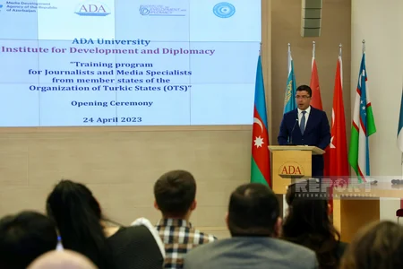 TDT dövlətlərinin jurnalistləri və media mütəxəssisləri üçün təlimlərin rəsmi açılışı olub