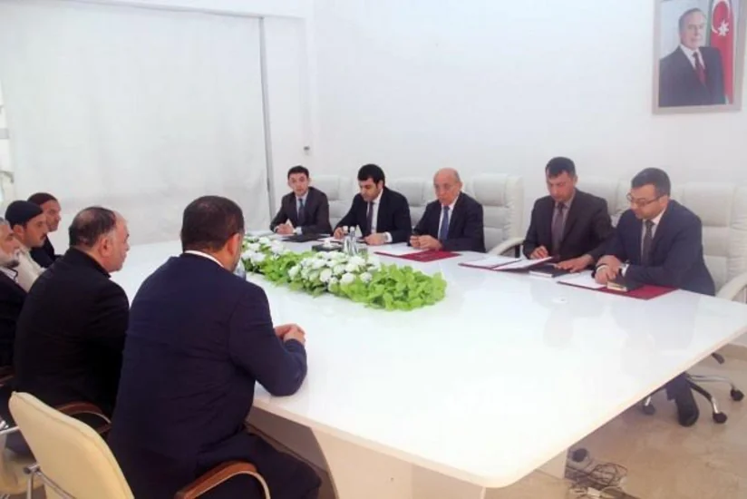 ​Dini Qurumlarla İş üzrə Dövlət Komitəsinin sədri Hacıqabulda vətəndaşları qəbul edib