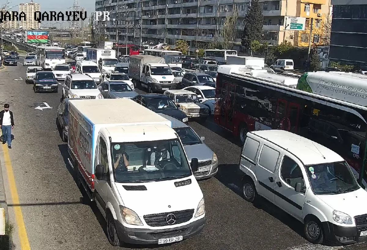 BNA: Nəqliyyat vasitələrinin hərəkətində sıxlıq var