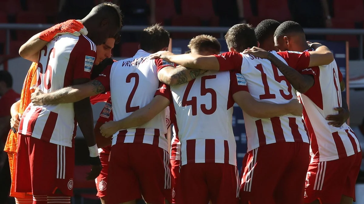 Olimpiakos Bakıya 24 futbolçu ilə gəlir