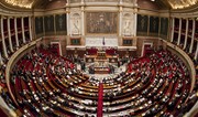 Социалисты в парламенте Франции выдвинут вотум недоверия правительству страны