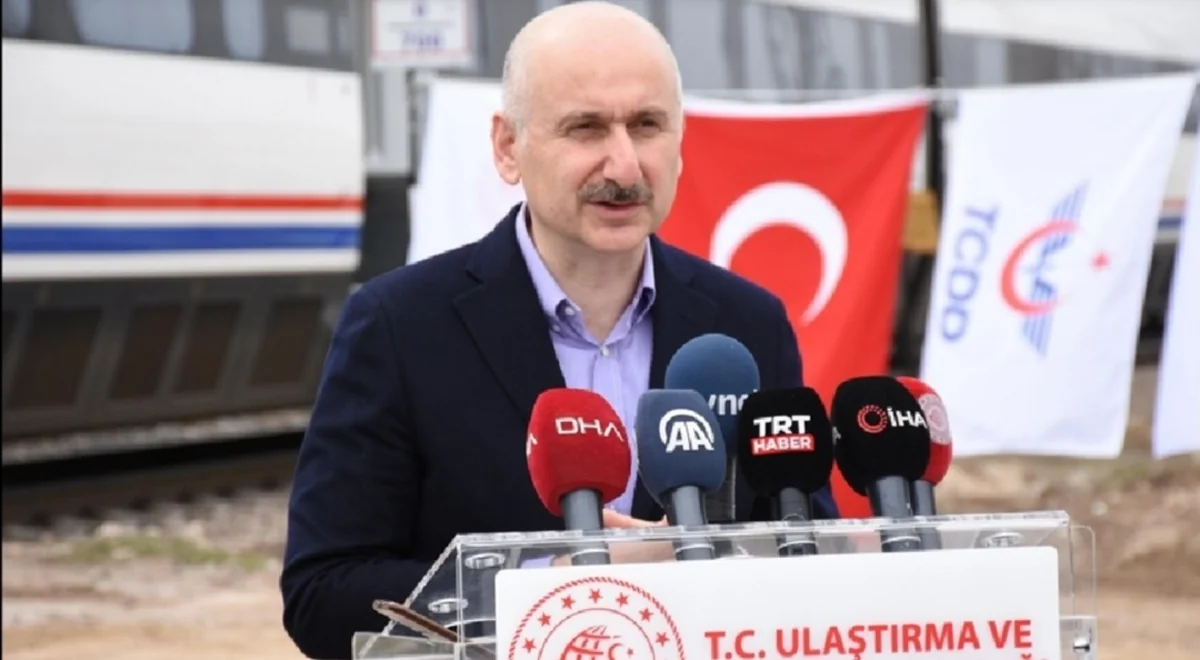 Türkiyəli nazir Bakı-Tbilisi-Qars dəmiryolu xəttinin əhəmiyyətindən danışıb