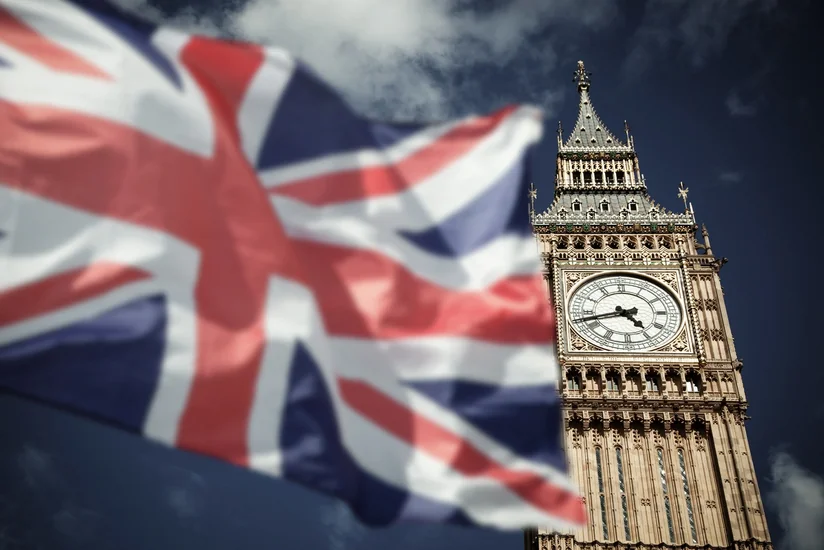 Britaniya qanunsuz miqrasiya təşkilatçılarına qarşı sanksiyalar tətbiq edəcək