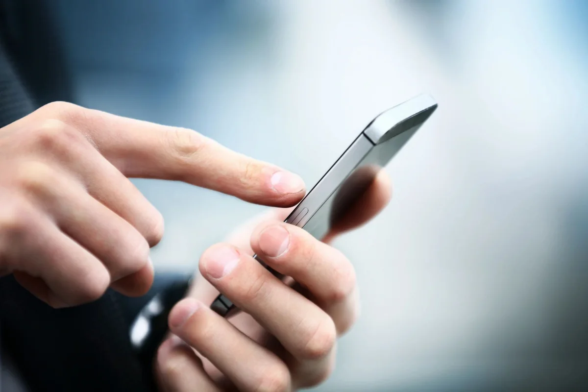 Azərbaycanda telefonların IMEI nömrəsinin dəyişdirilməsini qadağan edən layihə I oxunuşdan keçib