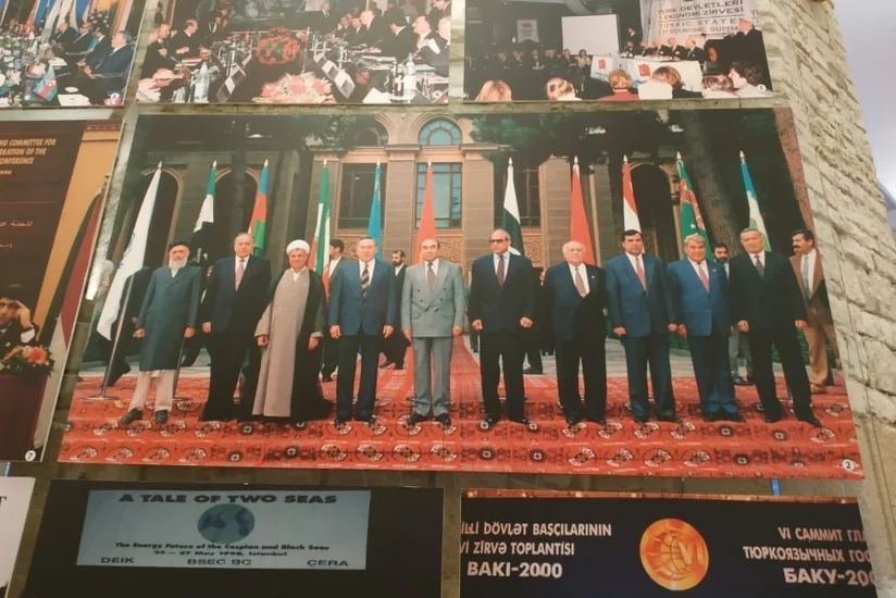Prezident İlham Əliyevin adından Süleyman Dəmirəlin məzarı önünə əklil qoyulub