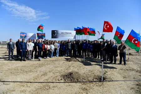 İki nazirlik birlikdə Heydər Əliyevin 100 illik yubileyi ilə əlaqədar ağacəkmə aksiyası keçirib