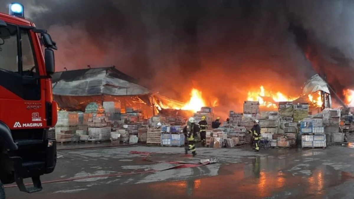 Bakıda tikinti mağazasında baş verən yanğın söndürülüb
