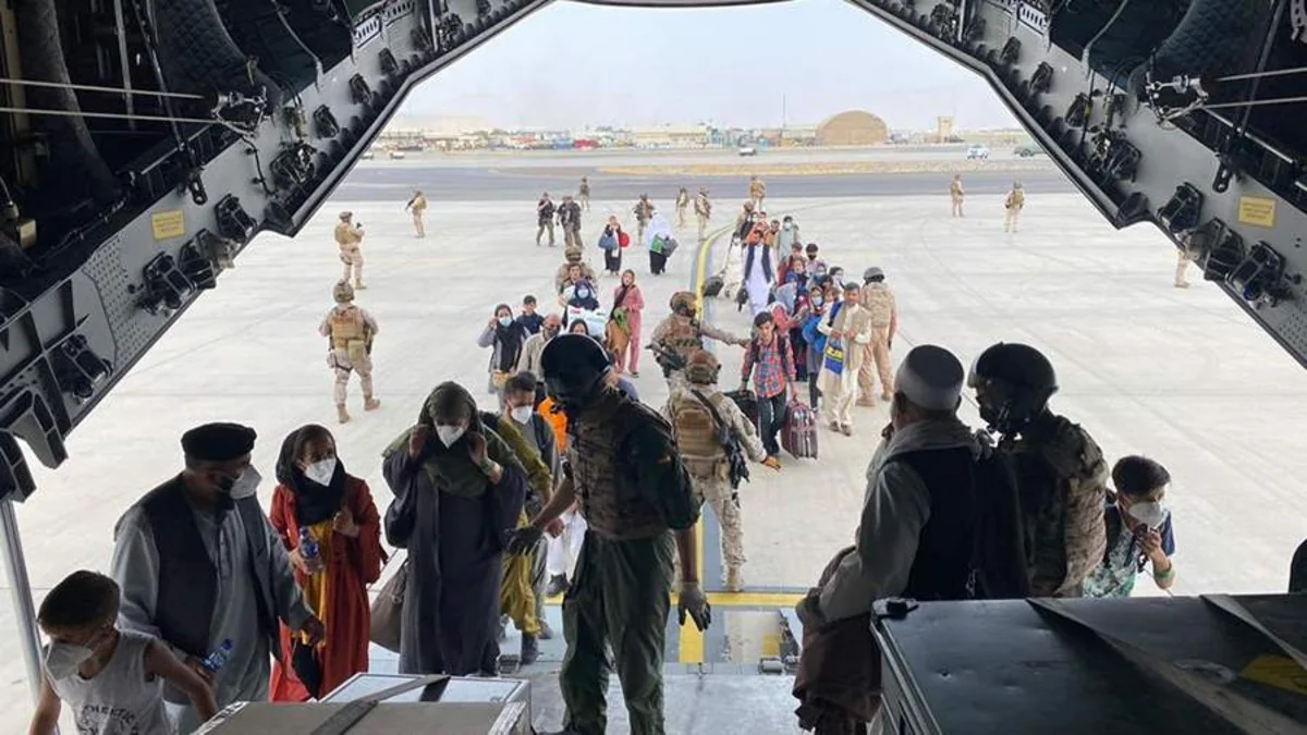 U.S. evacuates 2,000 people from Afghanistan in 24 hours
