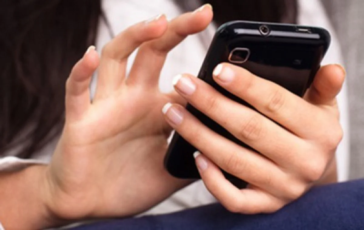 Azərbaycanda mobil telefonlarda ödənişli xidmətlərə qanunsuz qoşulma halları yenidən aktivləşib - FOTO