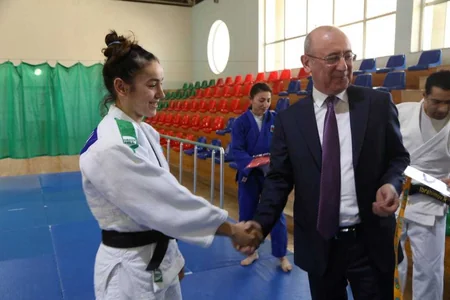 İlqar Rəhimov: Yerli azarkeşlər qarşısında gücünüzü nümayiş etdirməlisiniz”