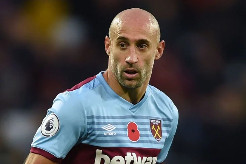 Mançester Sitinin sabiq futbolçusu karyerasını bitirdi