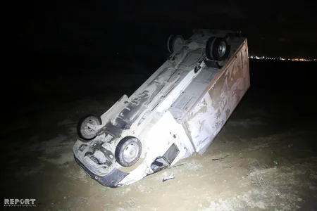 Bakıda güclü külək nəticəsində 3 yük maşını aşıb, xəsarət alan var - FOTO - VİDEO - YENİLƏNİB