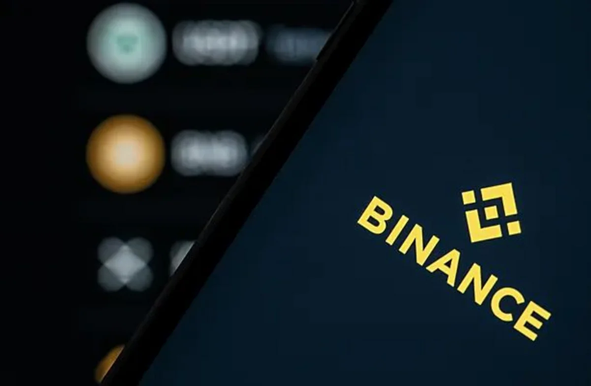 Криптовалютная биржа Binance уходит из России