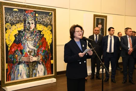 Heydər Əliyev Mərkəzində Türk dünyası rəssamlarının “Tomris” adlı sərgisi keçirilib