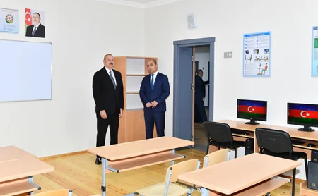 Prezident İlham Əliyev Xırdalan şəhər 11 nömrəli tam orta məktəbin yeni binasının açılışında iştirak edib - YENİLƏNİB