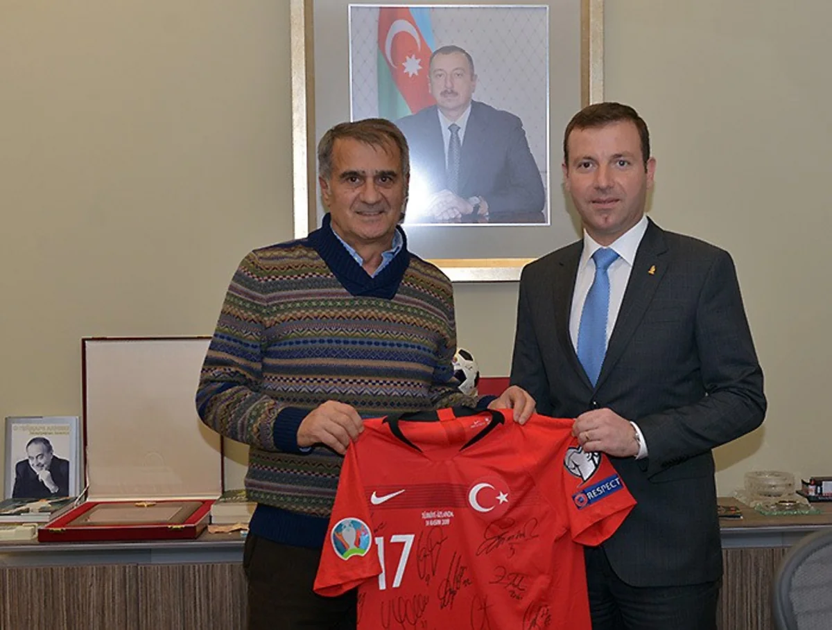 AFFA-nın baş katibi Şenol Güneşlə görüşüb