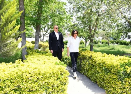 İlham Əliyev Pirsaat Baba ziyarətgahının yenidən qurulması işləri ilə tanış olub - YENİLƏNİB