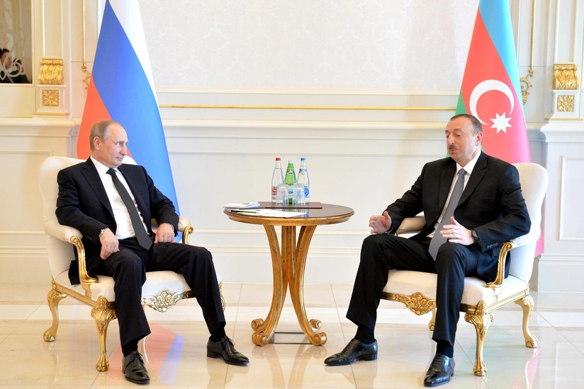 İlham Əliyev Rusiyanın Ermənistana silah verməsinə görə Putinə zəng etdi