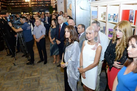 Bakı Kitab Mərkəzində ziyalılar və ictimai xadimlər üçün təqdimat keçirilib