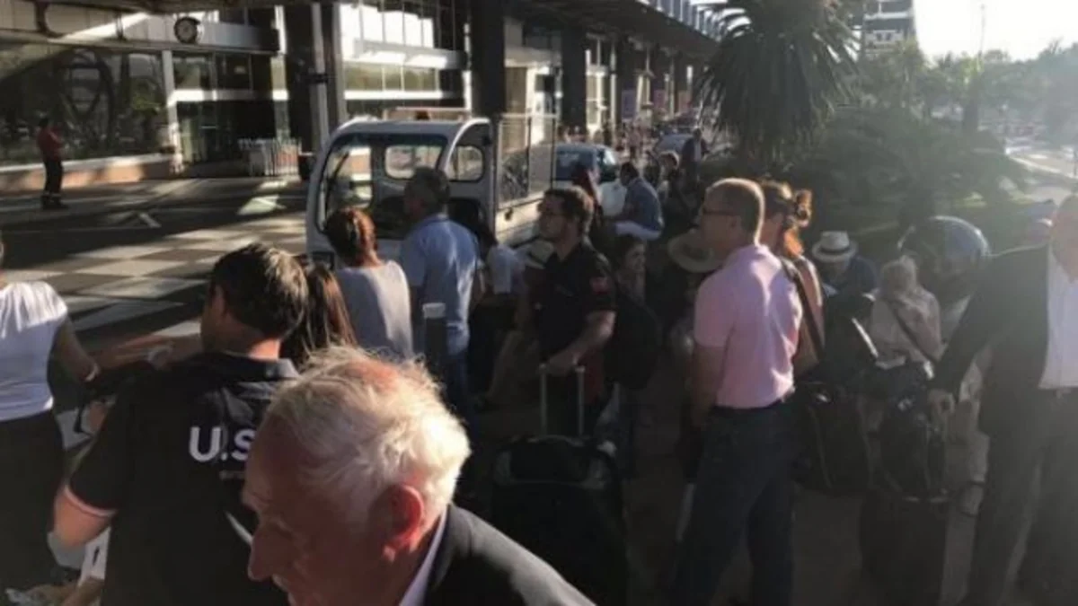 Nitsa aeroportu terror aktı təhlükəsi ilə əlaqədar təxliyyə edilib