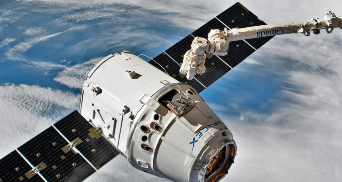 Грузовой корабль Cargo Dragon стартовал с космодрома во Флориде