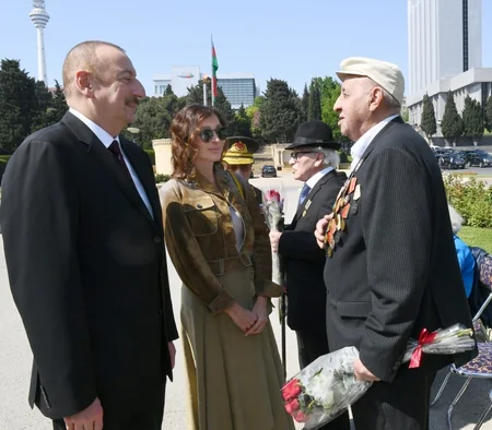 Prezident İlham Əliyev 9 May - Qələbə Günü münasibətilə Bakıda keçirilən mərasimdə iştirak edib - YENİLƏNİB