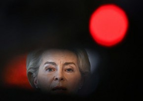 İtaliyanın hakim koalisiyası Ursula Fon der Lyayeni sərt tənqid edib