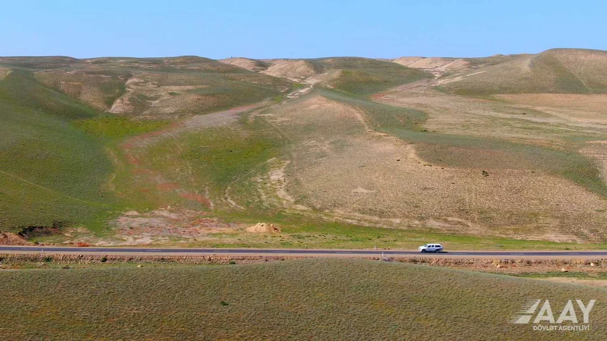 Hacıqabulda 8 kəndi birləşdirən yol yenidən qurulub