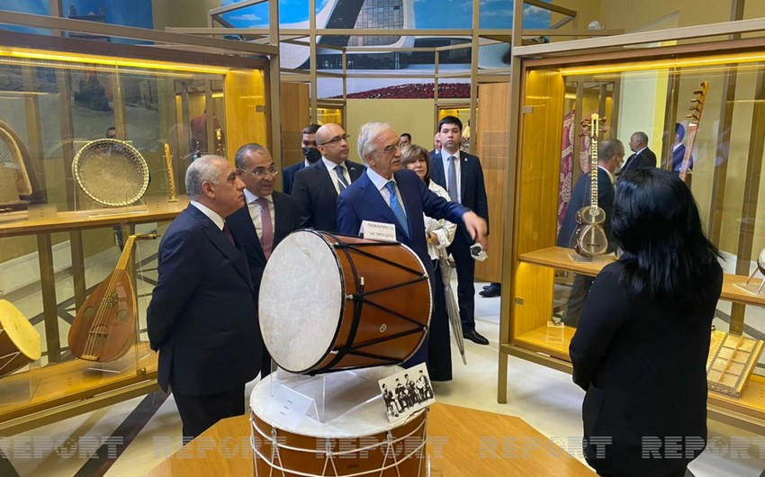 Əli Əsədov Moskvada “Azərbaycan” pavilyonunda olub