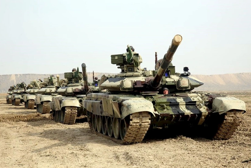 Танковые подразделения, привлеченные к учениям, выполняют задачи - ВИДЕО