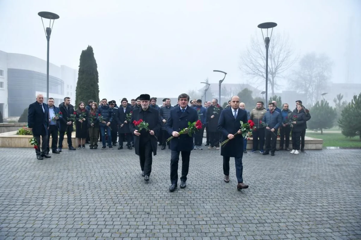 “Vüqar Həşimov Memorialı-2023”ün iştirakçıları Heydər Əliyevin abidəsini ziyarət ediblər