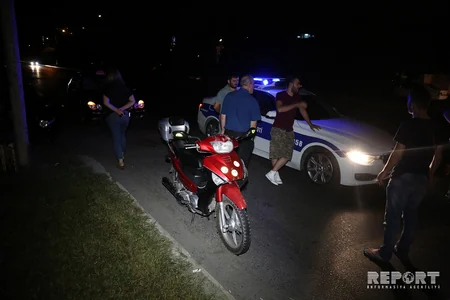 Bakıda motosiklet taksi ilə toqquşub, xəsarət alan var - VİDEO