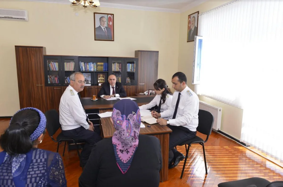 Baş prokuror Gədəbəydə vətəndaşları qəbul edib