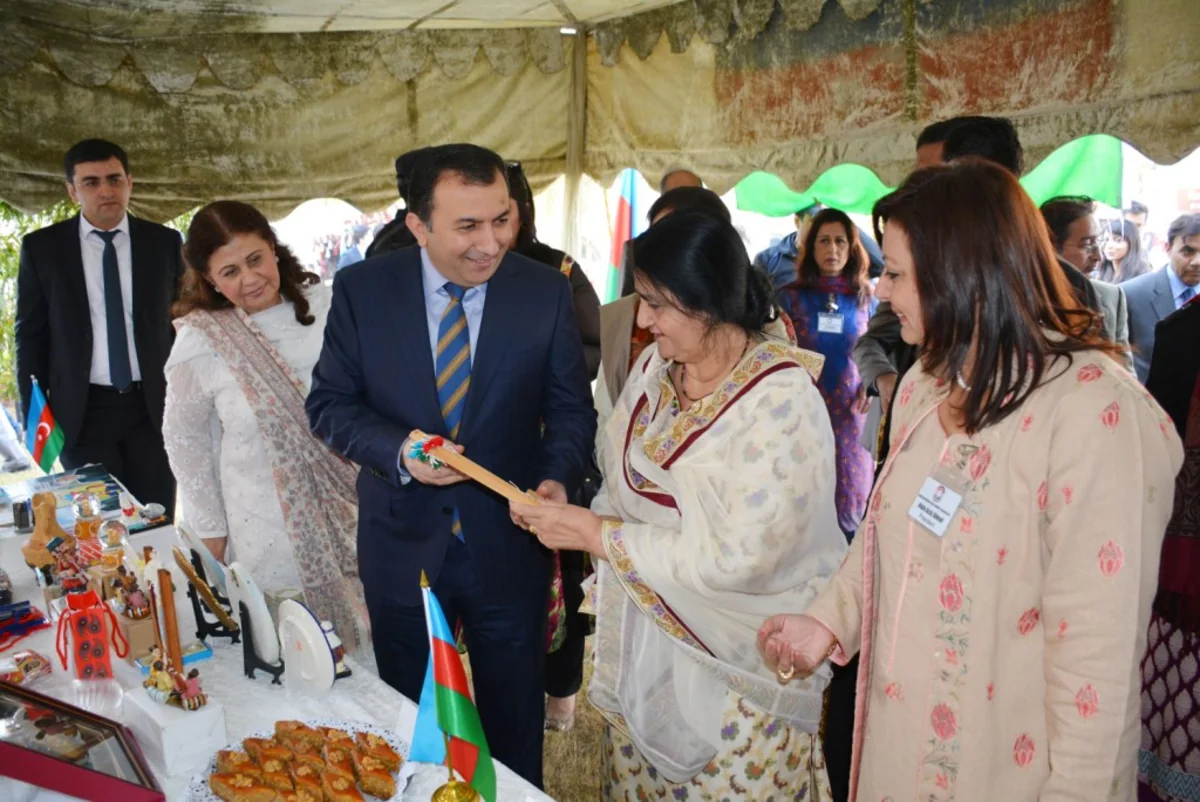 Pakistanın birinci xanımı Azərbaycan mədəniyyət nümunələrilə tanış olub