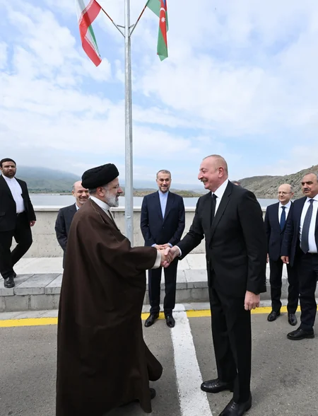 İlham Əliyev və Seyid İbrahim Rəisi Azərbaycan-İran dövlət sərhədində görüşüblər