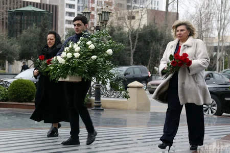 Russian Commissioner for Human Rights visits Memorial to Khojaly victims - PHOTO