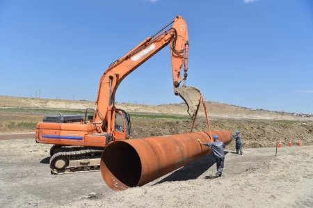 Bakıda magistral su kəməri yenilənir