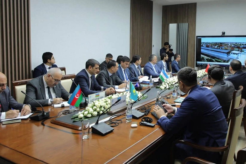 Azərbaycan Daşkənddə nəqliyyat sahəsinə dair toplantıda iştirak edir