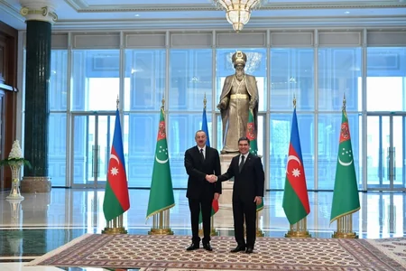Official welcome ceremony held for President Ilham Aliyev in Ashgabat