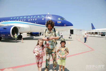 Филипп Киркоров прилетел в Баку с детьми - ФОТО - ВИДЕО